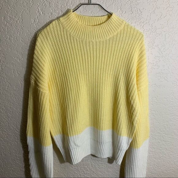 Gianni Bini Spring Pastel Yellow White Striped Cable  Knit Sweater - M - Picture 3 of 6